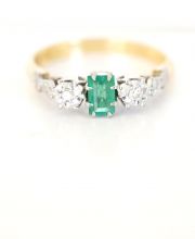 Englischer vintage Ring mit Smaragd + Diamanten 750/000 Gelbgold + Platin B3446