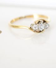 Antiker englischer Art Deco Ring mit 0,13 ct Brillanten 750 Gelbgold B3538
