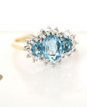 Eleganter englischer vintage Ring 750/000 Gelbgold Blautopas + Diamanten B3568