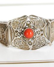 Antikes schönes breites Jugendstil Armband aus 925 Silber mit Koralle B3621