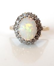 Hochwertiger antiker Ring 750/000 Gelbgold mit Edel Opal und Diamanten B4026