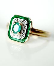 Britischer vintage Ring 750/000 Gelbgold mit Smaragd + Diamanten + Emaille B4200