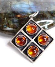 Antiker Anhnger aus 835/000 Silber mit Bernstein B4303