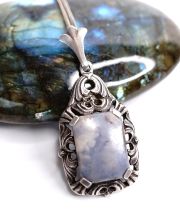 Antiker Anhnger mit Sugilith in 800/000 Silber Fassung B4304