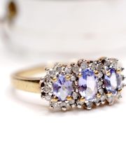 Sch�ner englischer Ring mit Tansanit und Diamanten in 375/000 Gelbgold B4335