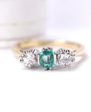 Antiker britischer Ring mit Smaragd und 0.30ct Brillanten 750 Gelbgold B4445