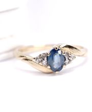 Edler englischer vintage Ring mit Blautopas und Diamanten 375 Gelbgold B4467