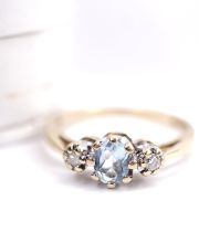 H�bscher englischer vintage Ring 375/000 Gelbgold Aquamarin + Brillanten B4464