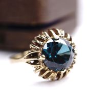 Stattlicher vintage Ring aus 333/000 Gelbgold mit gr�nem Turmalin B4498