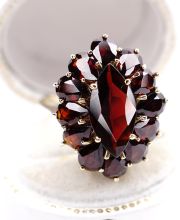 Stattlicher vintage Ring aus 585/000 Gelbgold mit b�hmischen Granaten B4506