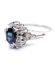 Stattlicher Ring aus 900 Platin mit grossem blauen Saphir und Brillanten B4236