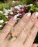 Edler vintage Ring mit Smaragd und Brillanten aus 585/000 Gelbgold B4536